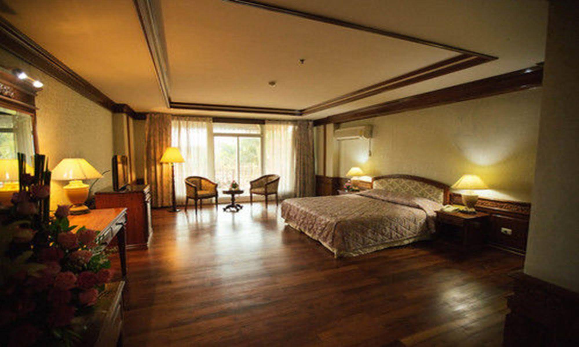 Angkham Hotel Vientiane Exterior foto